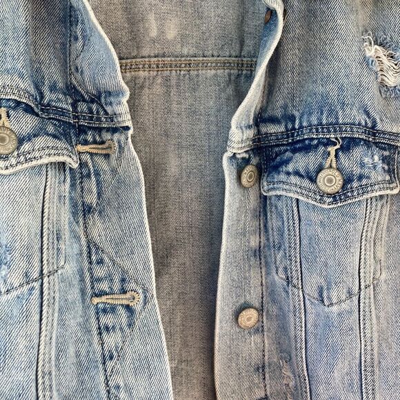 Old Navy Distressed Ripped Denim Jacket- Light Wash Jean - Picture 3 of 10